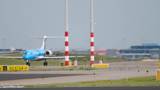 Airplane of KLM taxiing — Stock Video