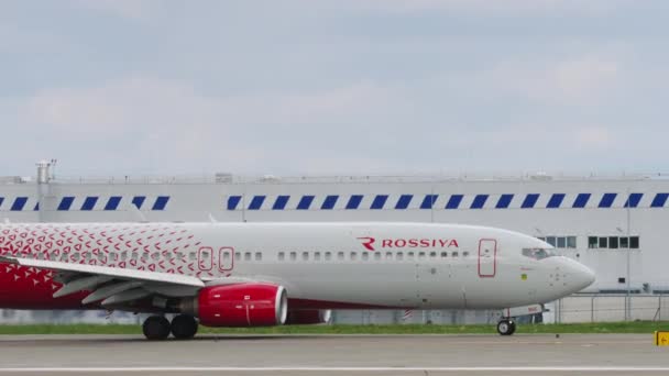 Rossiya 'dan Boeing 737 taksicilik — Stok video