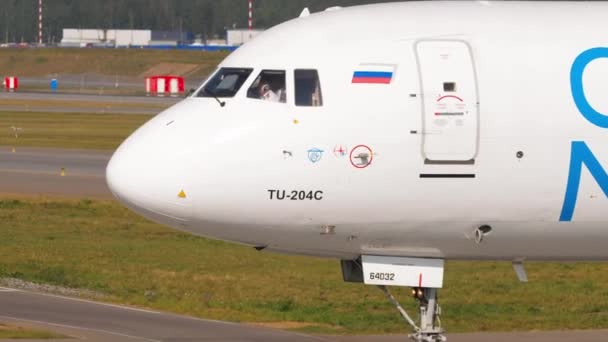 Tupolev Tu-204, closeup — Stock video