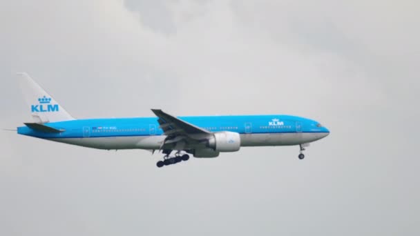 Boeing 777 KLM flying — Vídeo de Stock