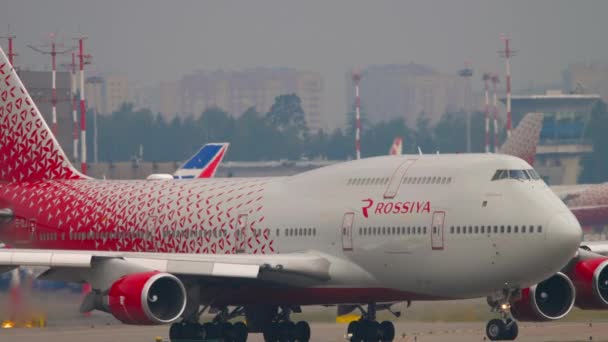 Boeing 747 Rossiya τροχοδρόμηση — Αρχείο Βίντεο