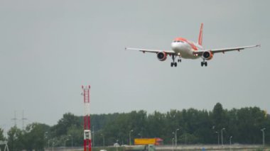 Airbus Easyjet descent for landing