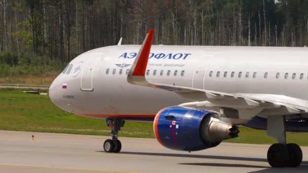 Airbus A320 Aeroflot em taxiway — Vídeo de Stock