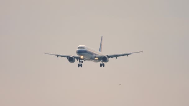 Footage plane landing — Stockvideo