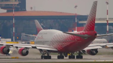 Boeing 747 Rossiya on runway