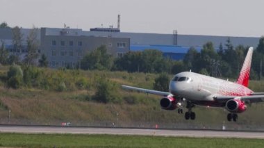 Sukhoi Superjet Rossiya landing