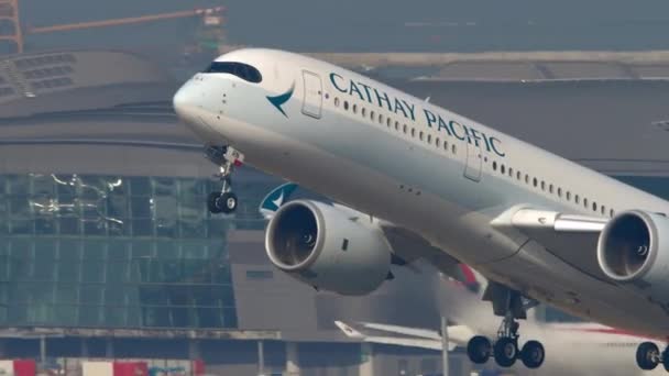 Вылет Cathay Pacific — стоковое видео