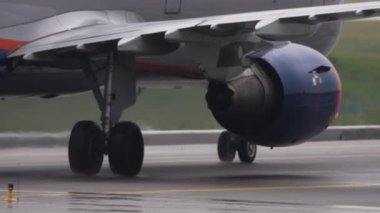 Airbus A320 Aeroflot runway