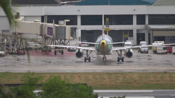 Bangkok Airways taxiing, vista trasera — Vídeos de Stock