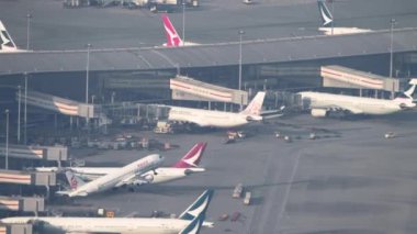 Dragonair departure long shot