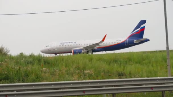 Airbus A320 Aeroflot taksi — Stok Video
