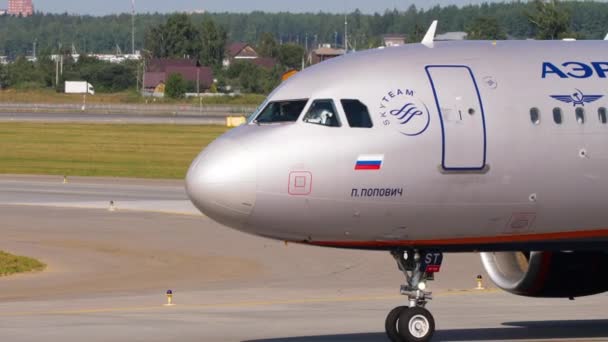 Aeroflot aircraft cockpit — Stockvideo