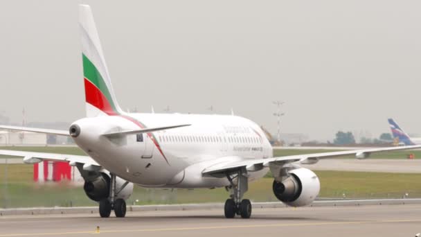 Bulgaria Air departure, rear view — Vídeos de Stock
