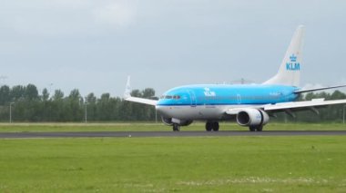 Boeing 737 of KLM arrival