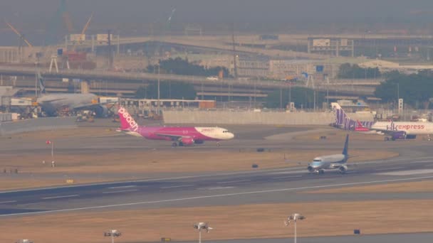 Plane Mandarin Airlines speed up — Stock videók