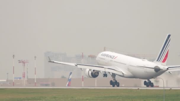 法国航空公司抵达空中客车A330 — 图库视频影像