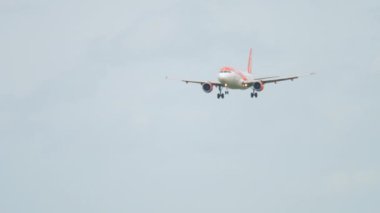 Airplane of EasyJet flies