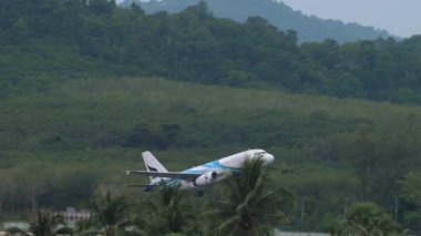 Uçak Bangkok Havayolları tırmanıyor