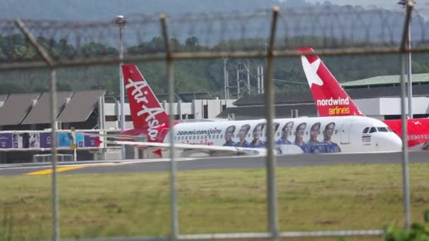 Airbus A320 AirAsia in taxi — Video Stock