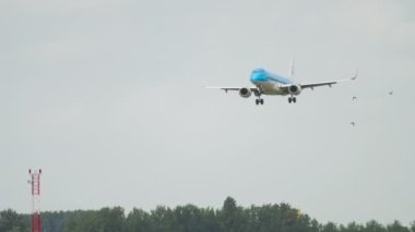 Super slow motion plane arrival