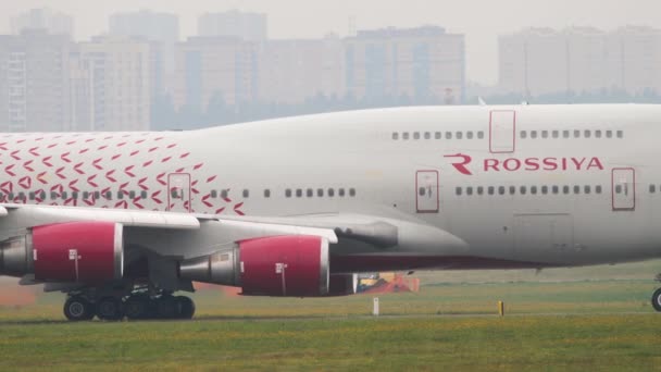 Boeing 747 Rossiya side view — Stockvideo