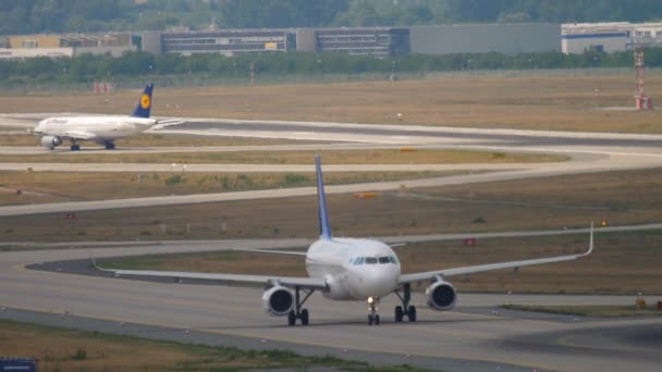 Frankfurt Main Germany July 2017 Комерційний Літак Airbus A320 Lufthansa — стокове відео