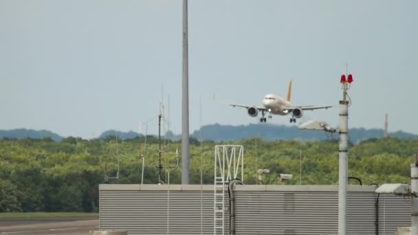 Dusseldorf Germany July 2017 Footage Airbus A320 Fly Pegasus Descending — Vídeo de Stock