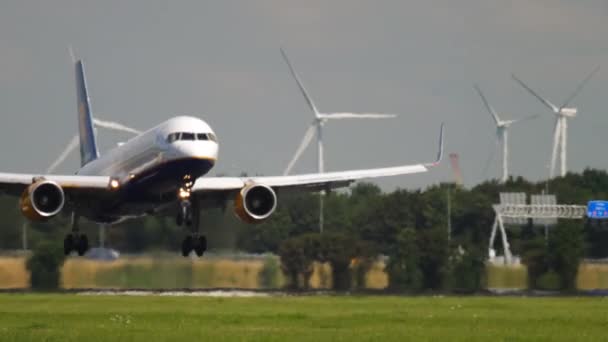 Amsterdam Netherlands July 2017 Boeing 757 Icelandair Landing Braking Schiphol — Vídeos de Stock