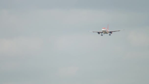 Amsterdam Netherlands July 2017 Commercial Plane Airbus Easyjet Approaching Landing — Vídeos de Stock