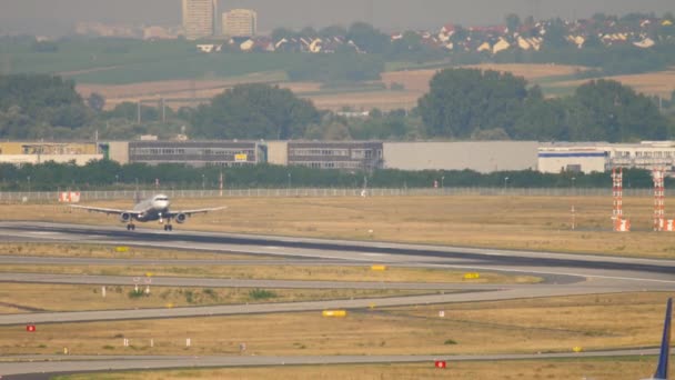 Footage Jet Civil Aircraft Landing Touching Braking Long Shot Airport — Stockvideo