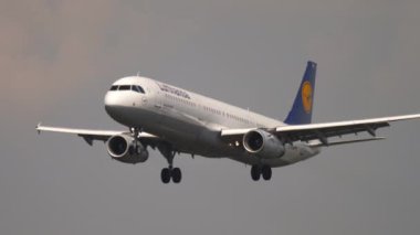 FRANKFURT AM MAIN, GERMANY - JULY 19, 2017: Airbus A321, D-AIDM of Lufthansa approaching to land at Frankfurt Airport. Tourism and travel concept, air flight
