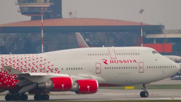 Moscow Russian Federation July 2021 Boeing 747 Rossiya Airlines Taxis — Stok video