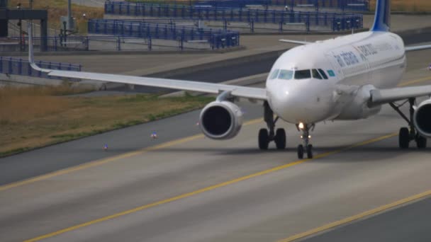 Frankfurt Main Germany July 2017 Airbus A320 Air Astana Taxiing — Wideo stockowe