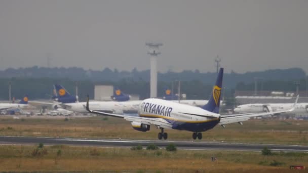 Frankfurt Main Germany July 2017 Slow Motion Shot Boeing 737 — Stockvideo