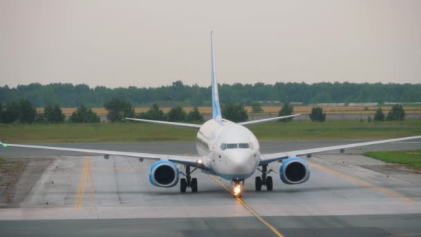 Novosibirsk Russian Federation July 2021 Passenger Plane Boeing 737 Pobeda — Vídeo de Stock