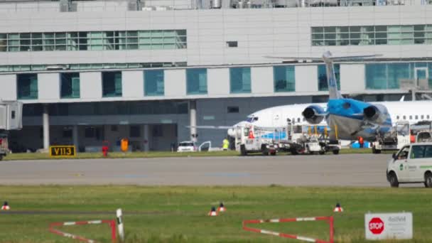 Dusseldorf Jermany 2017 Pesawat Penumpang Boeing 737 Dari Astra Taxis — Stok Video