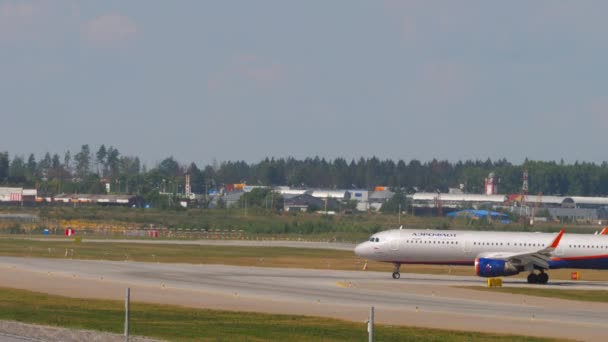 Moscow Russian Federation July 2021 Long Shot Airbus A321 Baz — Wideo stockowe