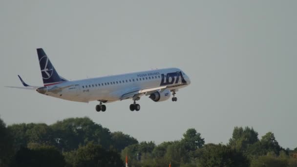 Dusseldorf Germany July 2017 Embraer E195Lr Lne Lot Landing Dusseddorf — 비디오