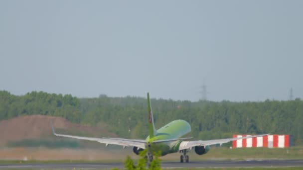 Novosibirsk Russian Federation Juny 2022 Passenger Plane Airlines Picks Speed — Vídeos de Stock