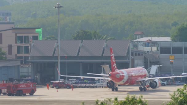 Phuket Thailand November 2019 Asian Low Cost Airline Airasia Airport — Vídeos de Stock