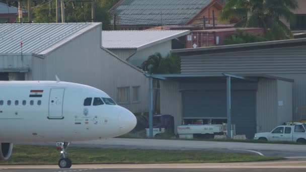 Phuket Thailand November 2019 Airbus A320 Goair Taxiing Phuket Airport — Stock videók