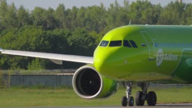 NOVOSIBIRSK, RUSSIAN FEDERATION - JUNY 12, 2022: Airbus A320 of S7 Airlines departure at Tomachevo Airport, Novosibirsk. View of the cockpit. Tourism and aviation concept