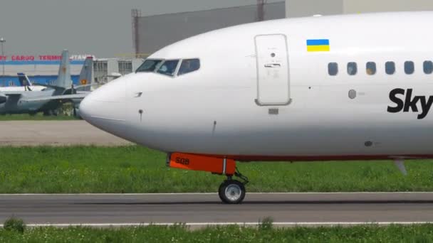 Алматы Казахстан Мая 2019 Года Боинг 737 Авиакомпании Skyup Airlines — стоковое видео