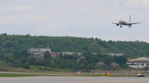 Moscow Russian Federation July 2021 Airbus A321 Aeroflot Descent Landing — Stock video