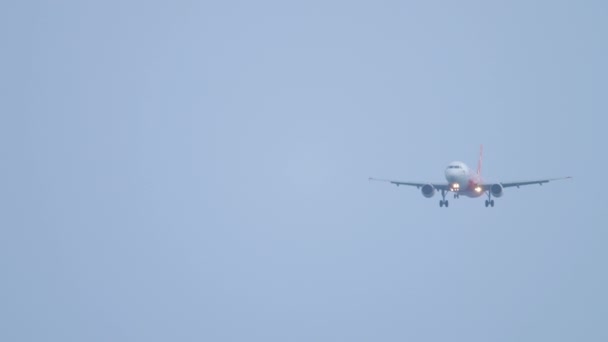 Phuket Thailand November 2019 Airbus 320 Airasia Approaching Landing Phuket — Vídeos de Stock