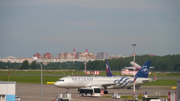 Saint Petersburg Russia July 2022 Airbus A320 73757 Aeroflot Skyteam — Stockvideo
