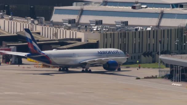 Sochi Russia July 2022 Airbus A320 Aeroflot Arrived Sochi Airport — Vídeos de Stock