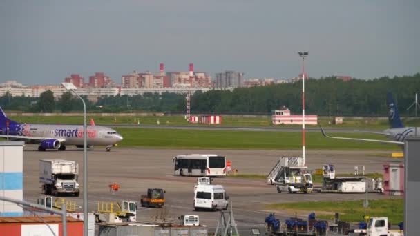 Saint Petersburg Russia July 2022 Boeing 737 Smartavia Taxiing Airfield — Stock video