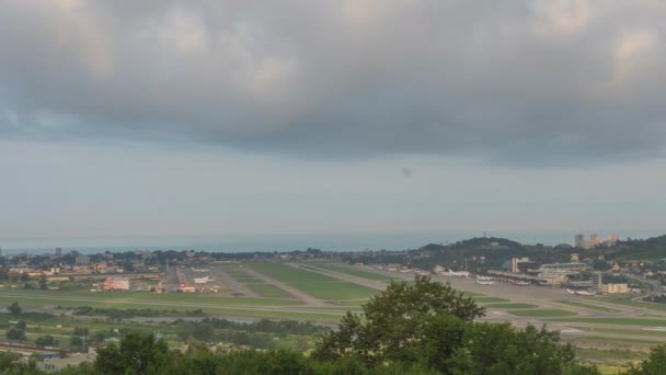 Panoramic View Airfield Runway Airport Daytime Traffic Busy Airport Time — Vídeo de Stock