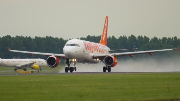 Amsterdam Κατω Χωρεσ Ιουλιου 2017 Airbus A320 Της Easyjet Που — Αρχείο Βίντεο